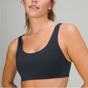 NWT Lululemon In Alignment Straight-Strap Bra *Light Support, size 4, A/B cup